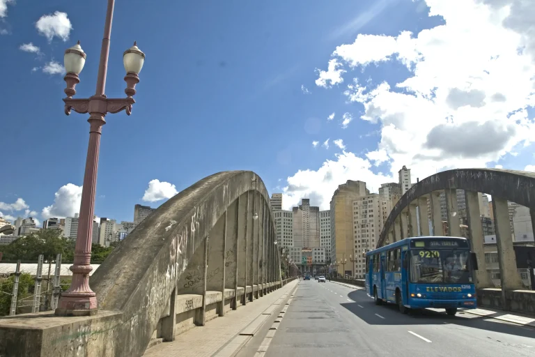 Contistas de Belo Horizonte: Narrativas Urbanas e Regionais