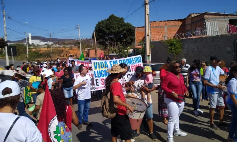 Movimentos Sociais em Minas Gerais: Lutas e Conquistas