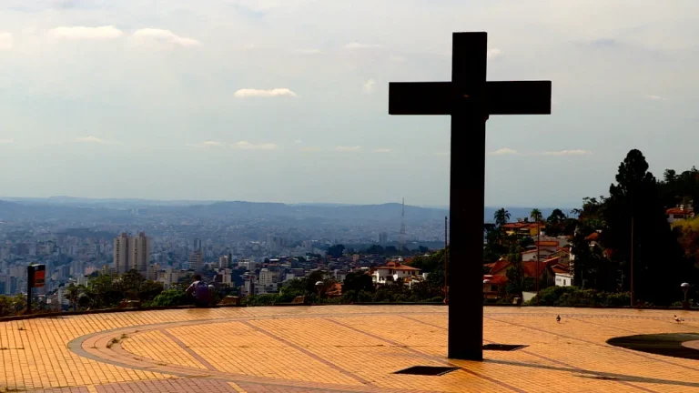 Guia Completo das Praças de Belo Horizonte: Arte, Cultura e Lazer