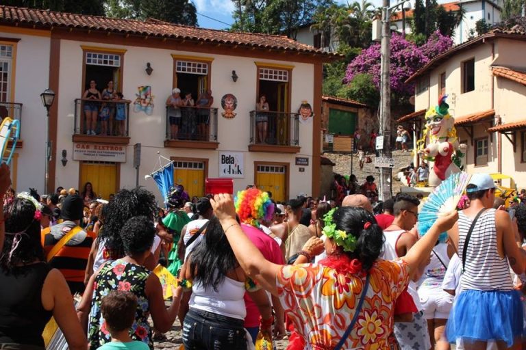 Sabará e seu Carnaval Histórico: Entre na Folia